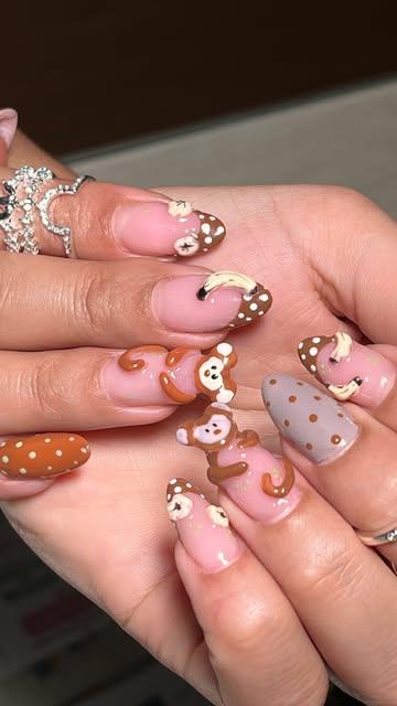 Uñas en poli gel con diseños divertidos